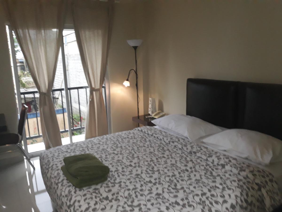 Tomohon Jhoanie Hotel מראה חיצוני תמונה
