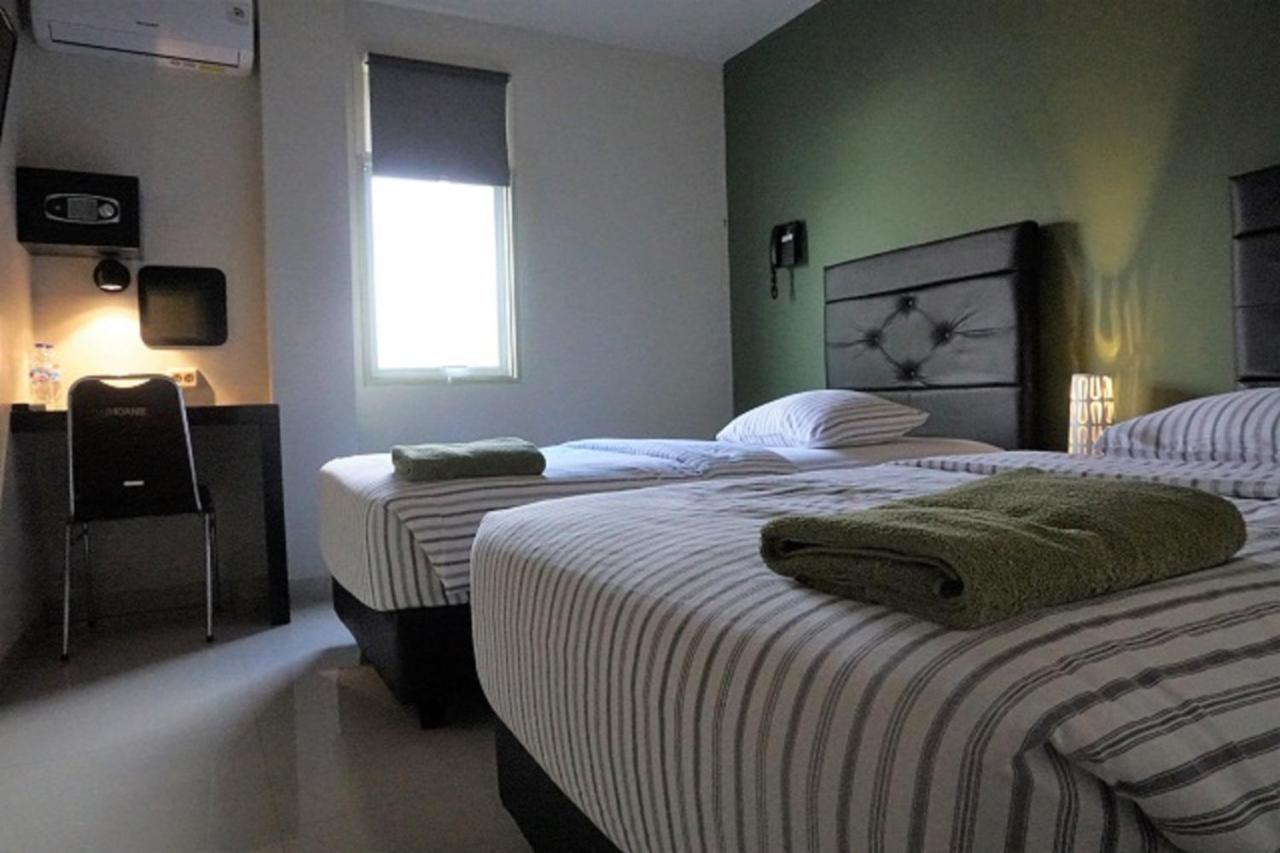 Tomohon Jhoanie Hotel מראה חיצוני תמונה